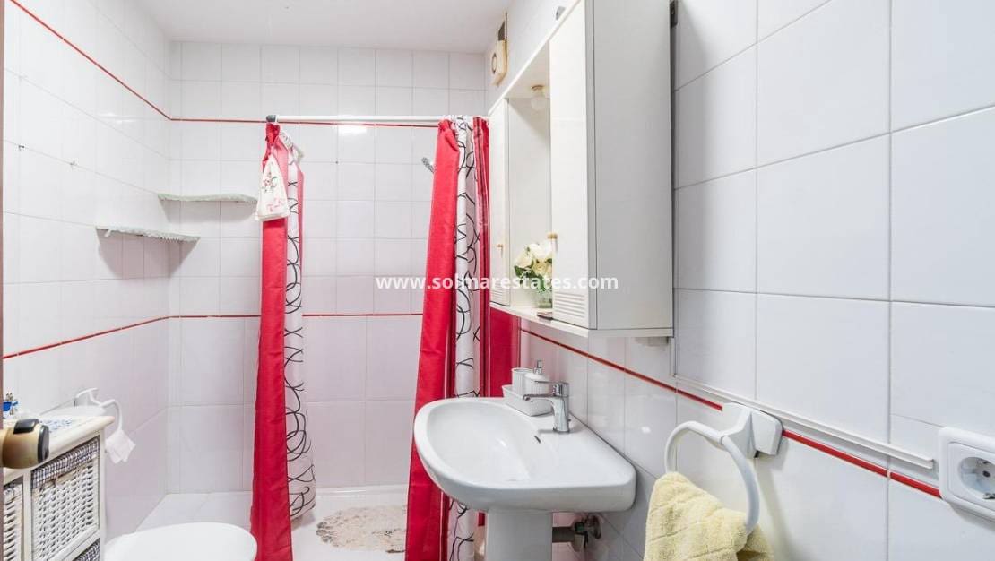 Apartamento de 3 habitaciones en Torrevieja en venta - 139.000 € (Ref: 10045732)