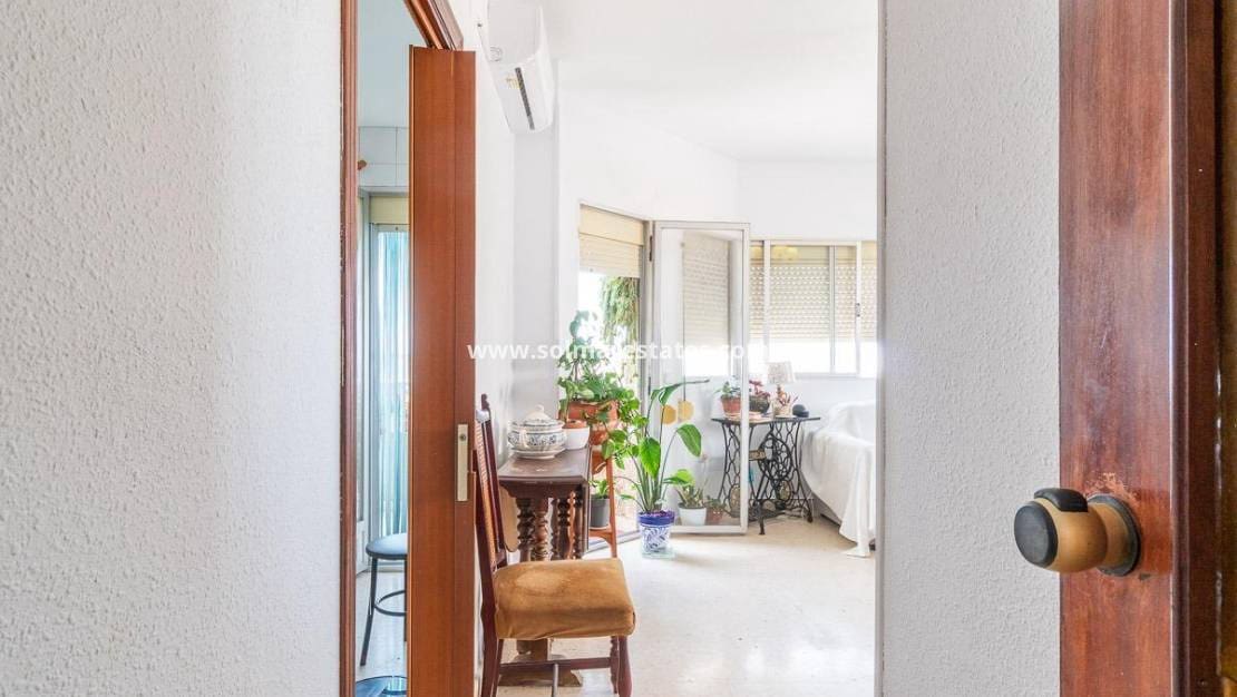 Apartamento de 3 habitaciones en Torrevieja en venta - 139.000 € (Ref: 10045732)