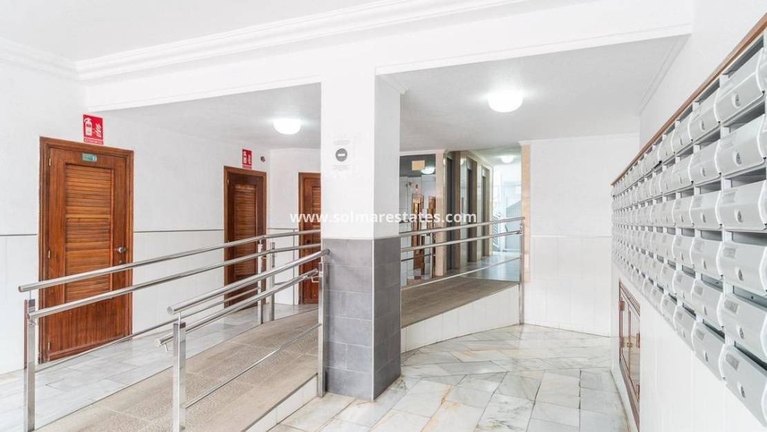 Apartamento de 3 habitaciones en Torrevieja en venta - 139.000 € (Ref: 10045732)