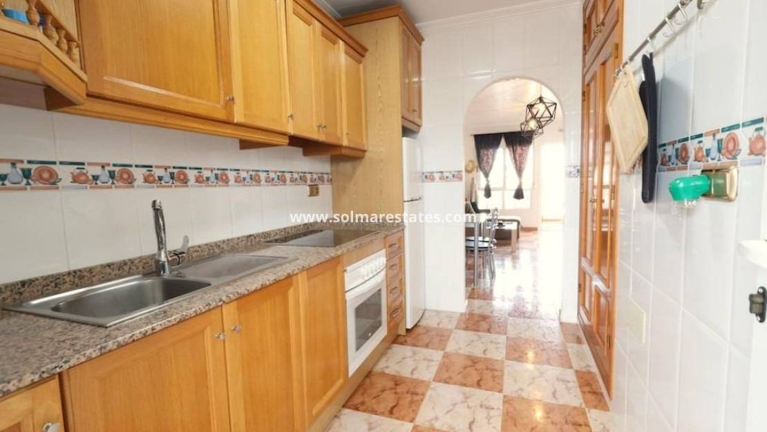 2 sovrum Lägenhet till salu i La Zenia med pool - 179 000 € (Ref: 10051899)