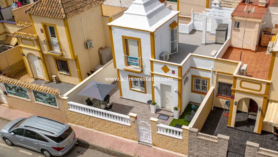 3 chambre Maison de Ville à vendre à Torrevieja avec piscine - 199 000 € (Ref: 10054489)