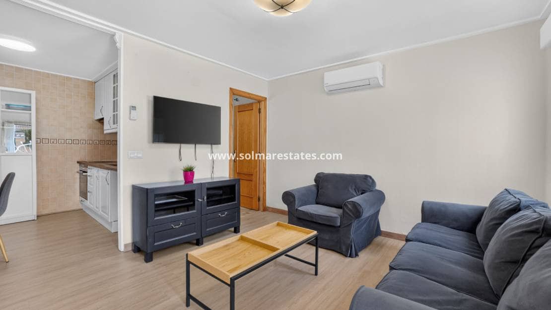 3 chambre Maison de Ville à vendre à Torrevieja avec piscine - 199 000 € (Ref: 10054489)