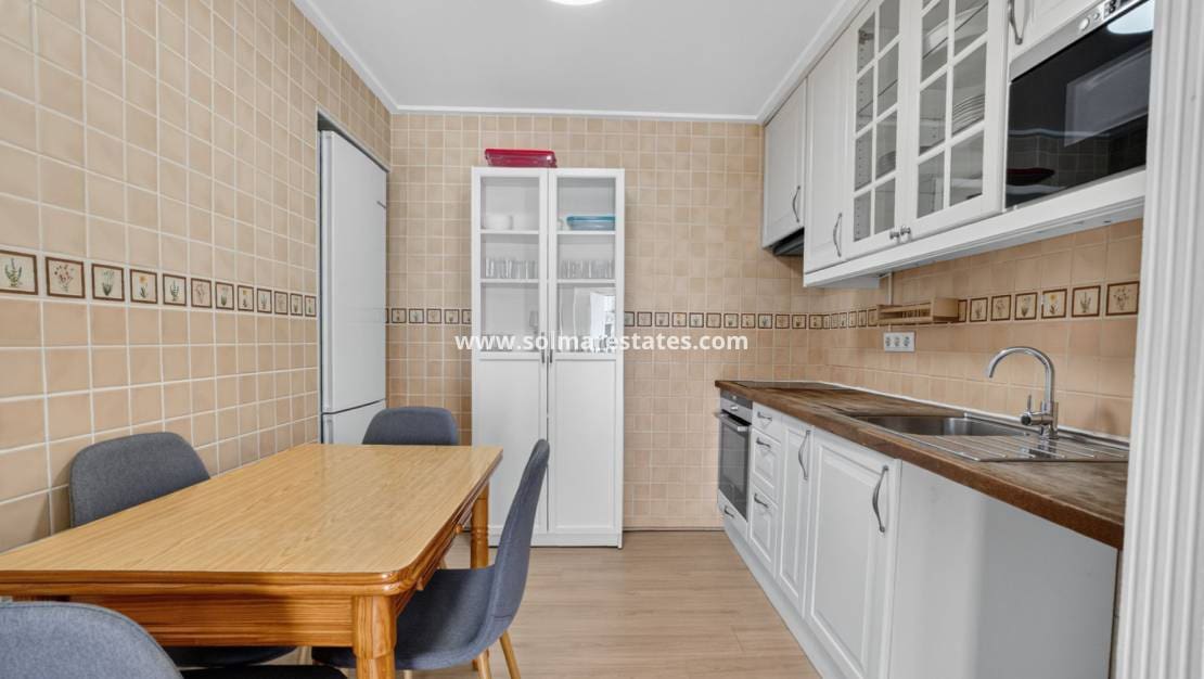 3 chambre Maison de Ville à vendre à Torrevieja avec piscine - 199 000 € (Ref: 10054489)