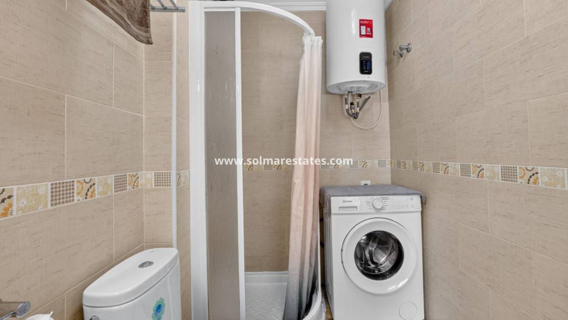 3 chambre Maison de Ville à vendre à Torrevieja avec piscine - 199 000 € (Ref: 10054489)