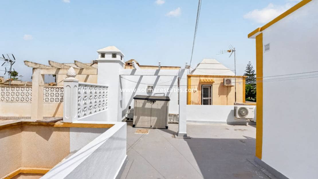 3 chambre Maison de Ville à vendre à Torrevieja avec piscine - 199 000 € (Ref: 10054489)
