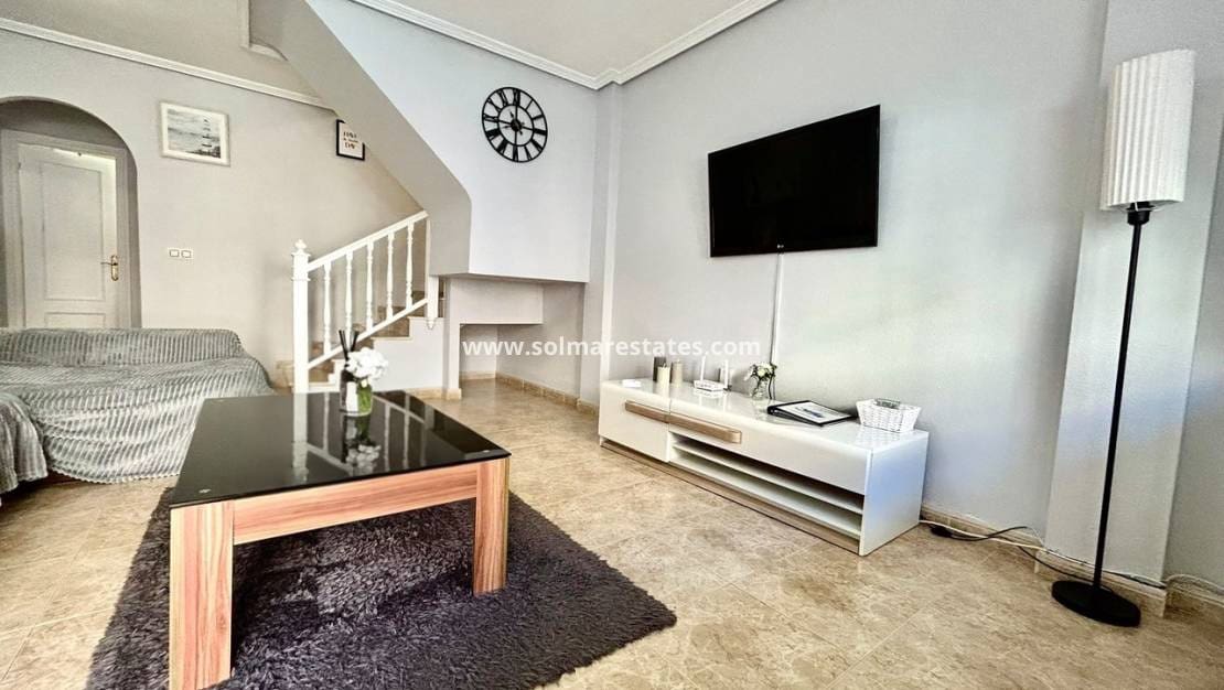 3 quarto Casa em Banda para venda em La Zenia com piscina - 199 900 € (Ref: 10057357)