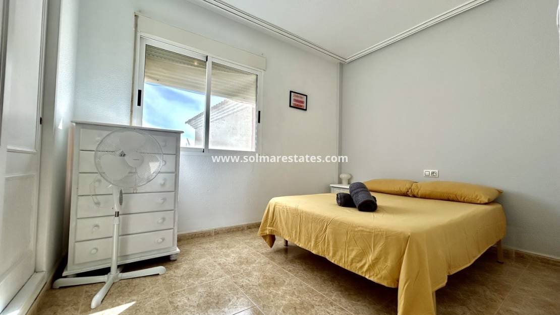 3 quarto Casa em Banda para venda em La Zenia com piscina - 199 900 € (Ref: 10057357)