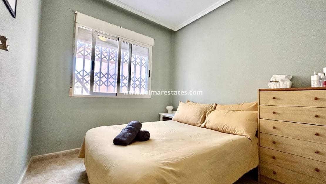 3 quarto Casa em Banda para venda em La Zenia com piscina - 199 900 € (Ref: 10057357)