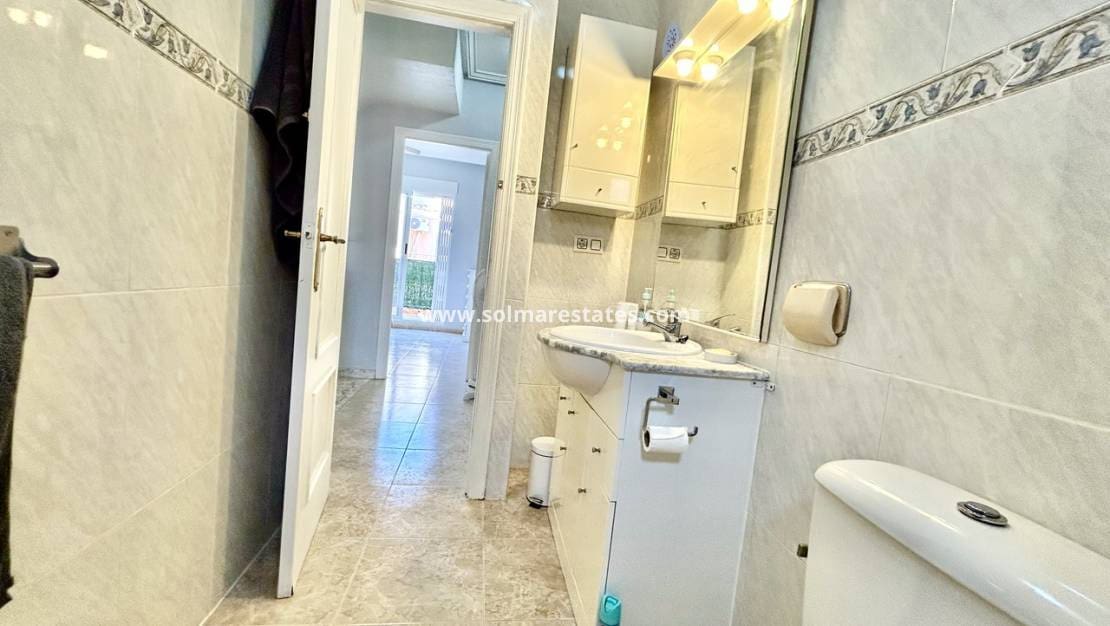 3 quarto Casa em Banda para venda em La Zenia com piscina - 199 900 € (Ref: 10057357)