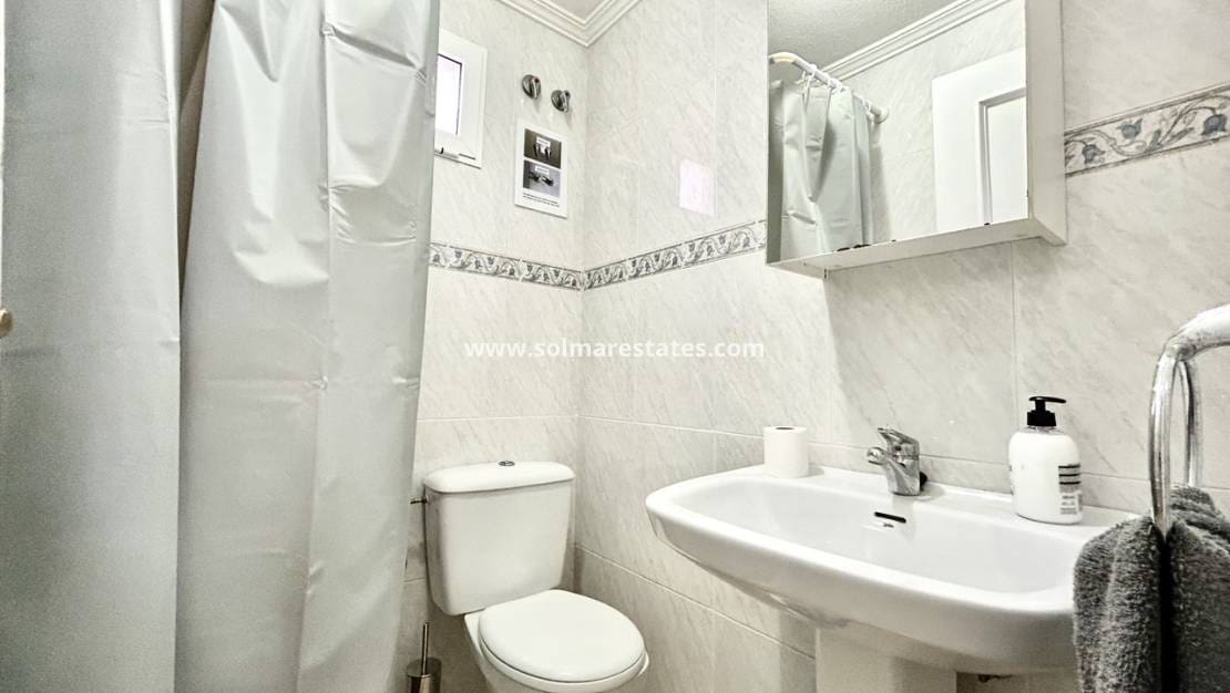 3 quarto Casa em Banda para venda em La Zenia com piscina - 199 900 € (Ref: 10057357)