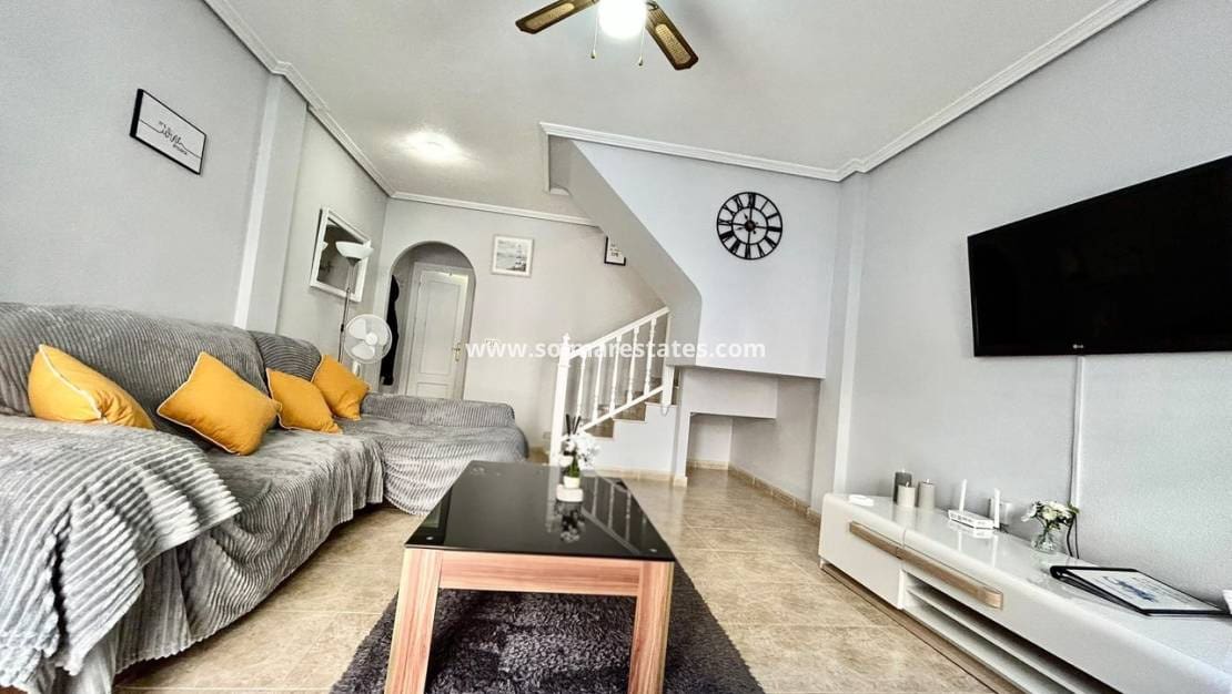 3 quarto Casa em Banda para venda em La Zenia com piscina - 199 900 € (Ref: 10057357)