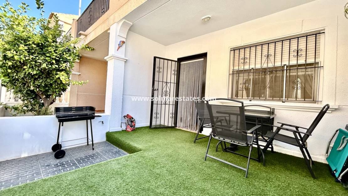 3 quarto Casa em Banda para venda em La Zenia com piscina - 199 900 € (Ref: 10057357)