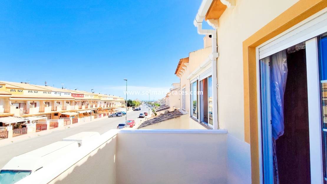 2 soveværelse Byhus til salg i Playa Flamenca med swimmingpool - € 229.900 (Ref: 10057358)