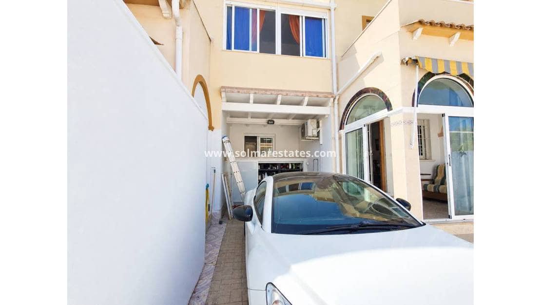 2 soveværelse Byhus til salg i Playa Flamenca med swimmingpool - € 229.900 (Ref: 10057358)