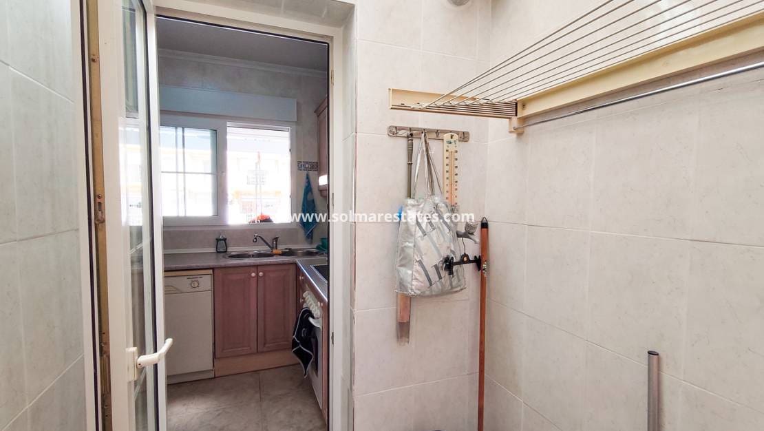 2 soveværelse Byhus til salg i Playa Flamenca med swimmingpool - € 229.900 (Ref: 10057358)