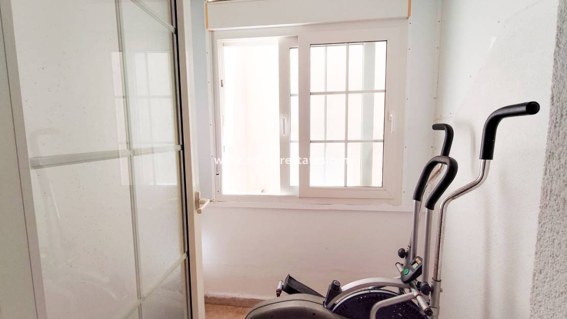 2 soveværelse Byhus til salg i Playa Flamenca med swimmingpool - € 229.900 (Ref: 10057358)