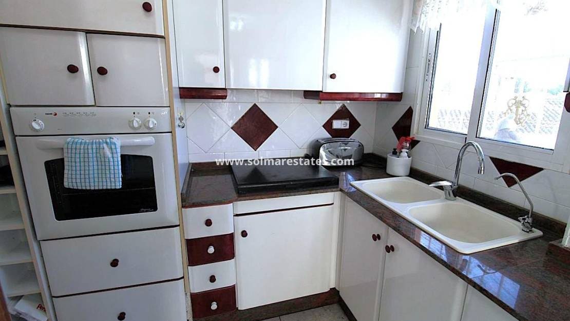 3 soveværelse Villa til salg i San Miguel de Salinas med swimmingpool - € 299.900 (Ref: 10057359)