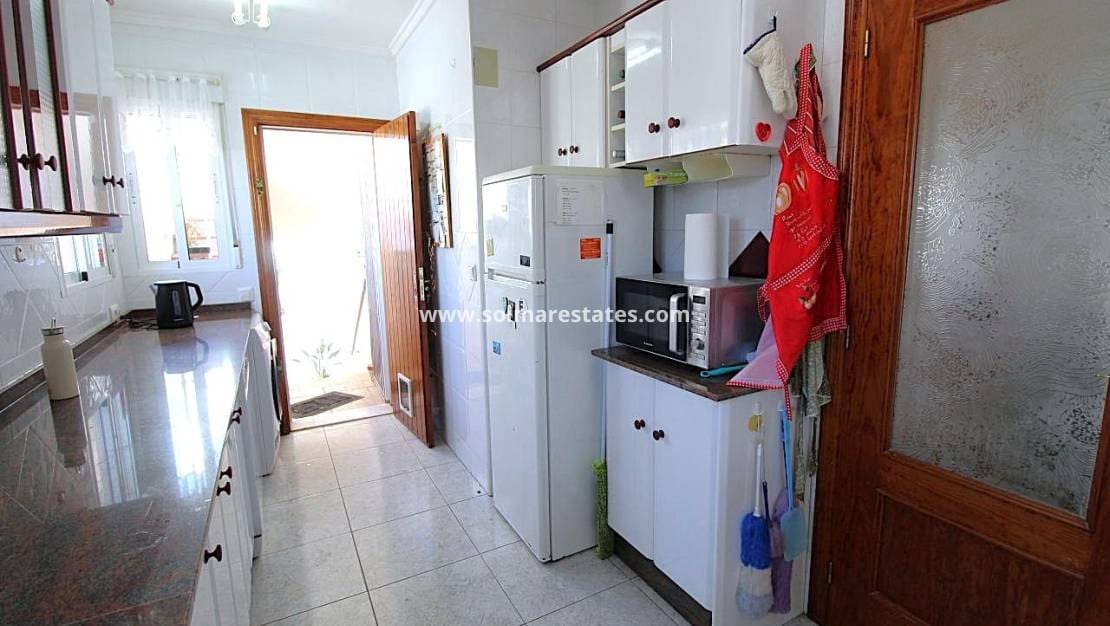 3 soveværelse Villa til salg i San Miguel de Salinas med swimmingpool - € 299.900 (Ref: 10057359)