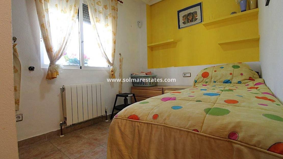 3 soveværelse Villa til salg i San Miguel de Salinas med swimmingpool - € 299.900 (Ref: 10057359)