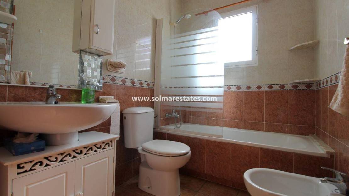 3 soveværelse Villa til salg i San Miguel de Salinas med swimmingpool - € 299.900 (Ref: 10057359)