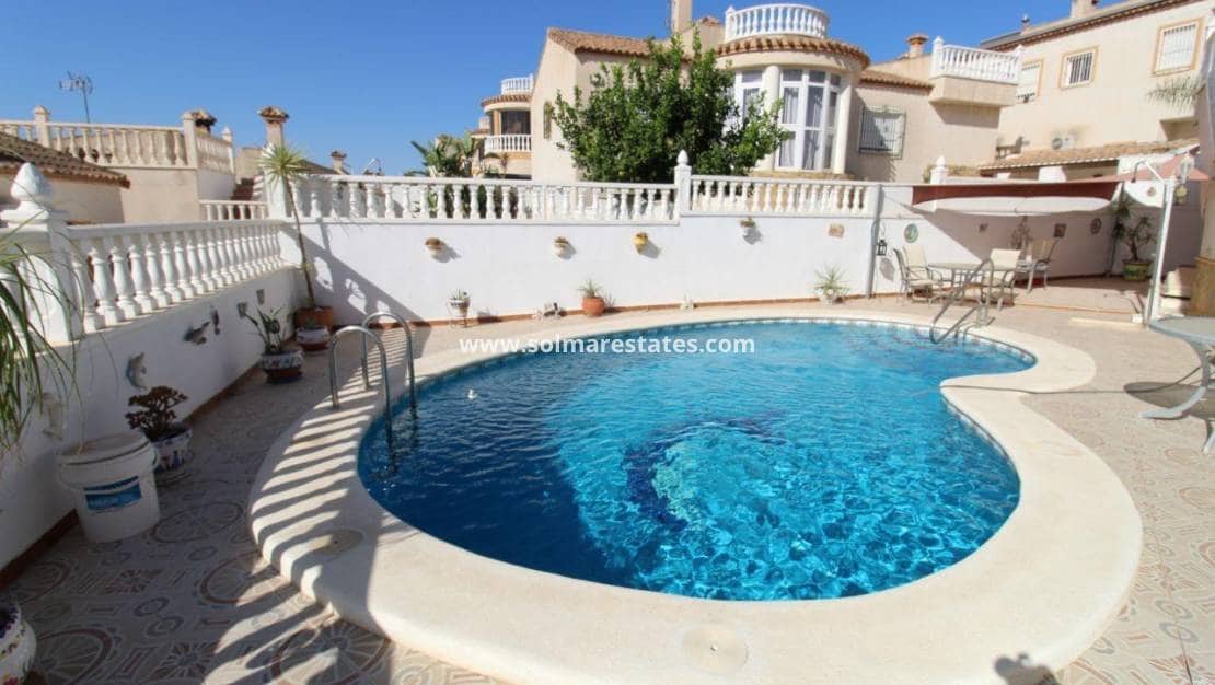 3 soveværelse Villa til salg i San Miguel de Salinas med swimmingpool - € 299.900 (Ref: 10057359)