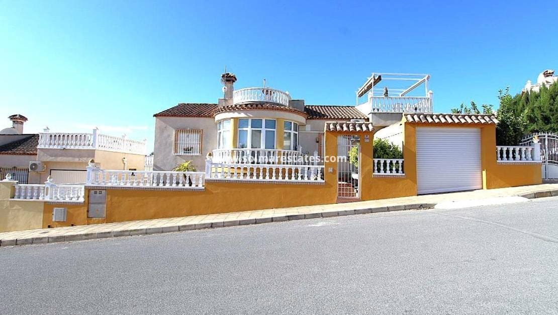 3 soveværelse Villa til salg i San Miguel de Salinas med swimmingpool - € 299.900 (Ref: 10057359)