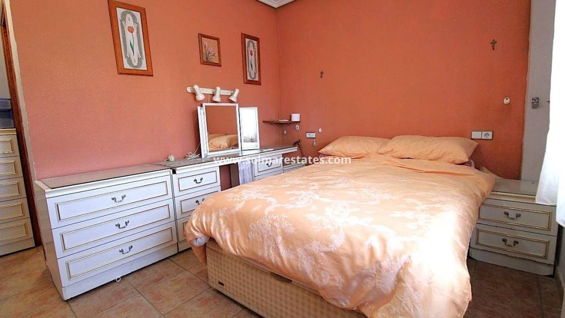 3 soveværelse Villa til salg i San Miguel de Salinas med swimmingpool - € 299.900 (Ref: 10057359)