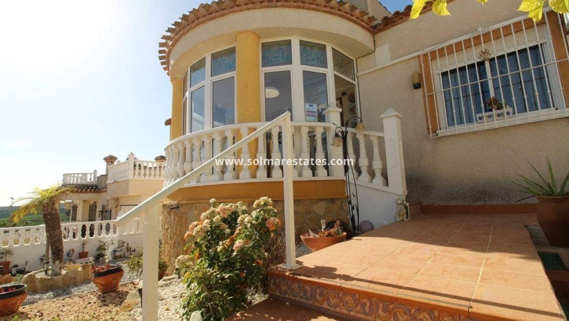 3 soveværelse Villa til salg i San Miguel de Salinas med swimmingpool - € 299.900 (Ref: 10057359)