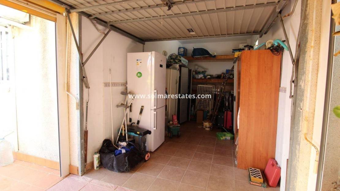 3 soveværelse Villa til salg i San Miguel de Salinas med swimmingpool - € 299.900 (Ref: 10057359)