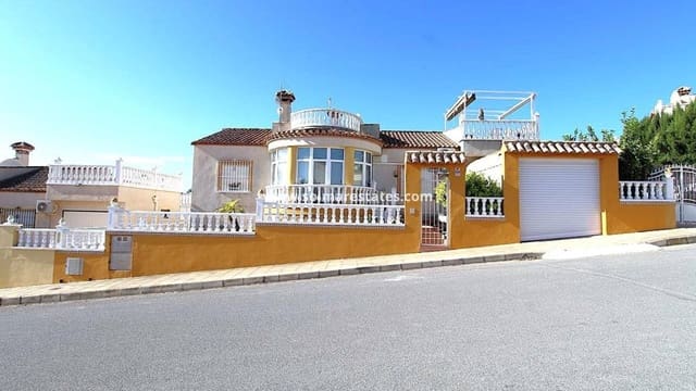 3 soveværelse Villa til salg i San Miguel de Salinas med swimmingpool - € 299.900 (Ref: 10057359)