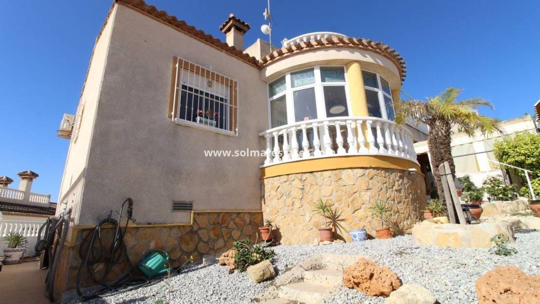 3 soveværelse Villa til salg i San Miguel de Salinas med swimmingpool - € 299.900 (Ref: 10057359)