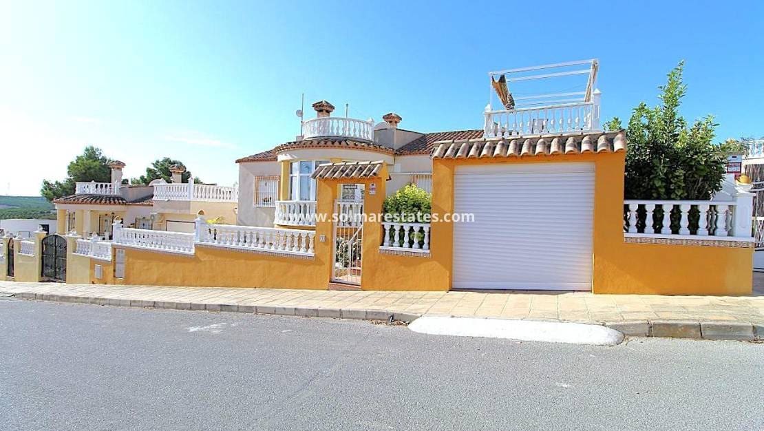 3 soveværelse Villa til salg i San Miguel de Salinas med swimmingpool - € 299.900 (Ref: 10057359)
