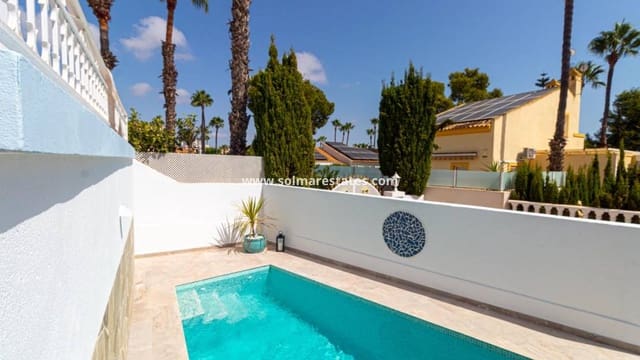 3 bedroom Villa for sale in Villamartin, Orihuela with pool - € 399,000 (Ref: 10060186)