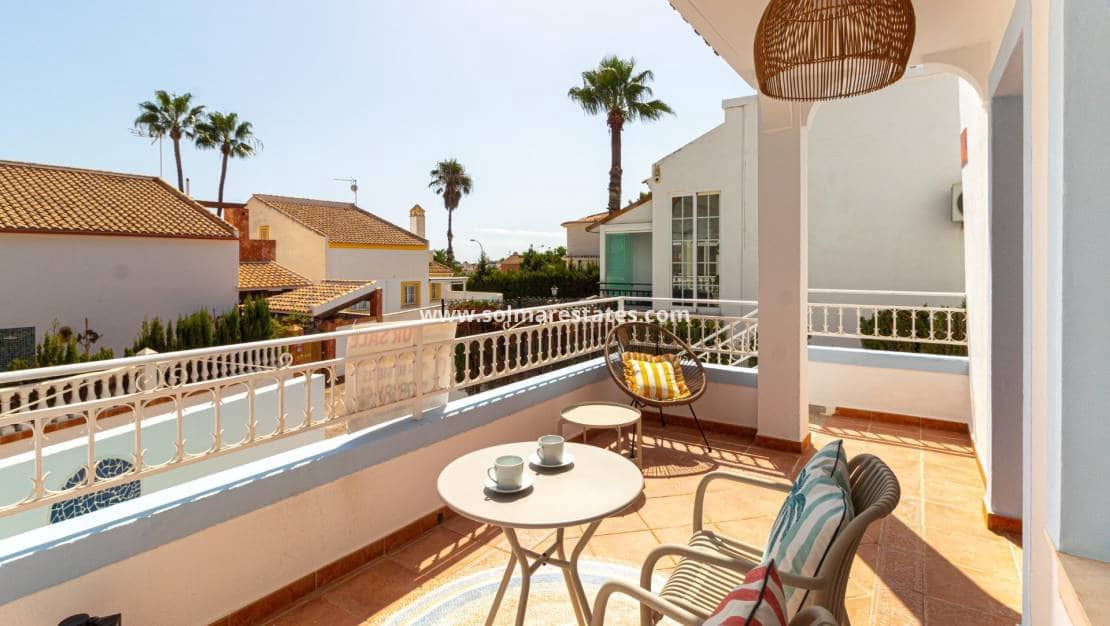 3 slaapkamer Villa te koop in Villamartin met zwembad - € 399.000 (Ref: 10060186)
