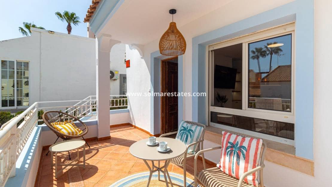 3 slaapkamer Villa te koop in Villamartin met zwembad - € 399.000 (Ref: 10060186)