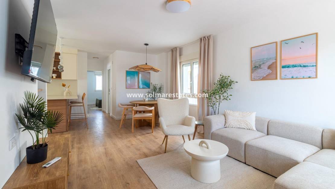 3 slaapkamer Villa te koop in Villamartin met zwembad - € 399.000 (Ref: 10060186)