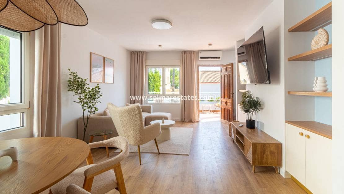 3 slaapkamer Villa te koop in Villamartin met zwembad - € 399.000 (Ref: 10060186)