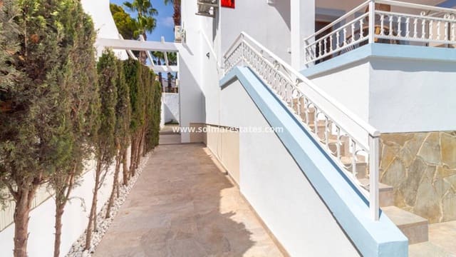 3 bedroom Villa for sale in Villamartin, Orihuela with pool - € 399,000 (Ref: 10060186)
