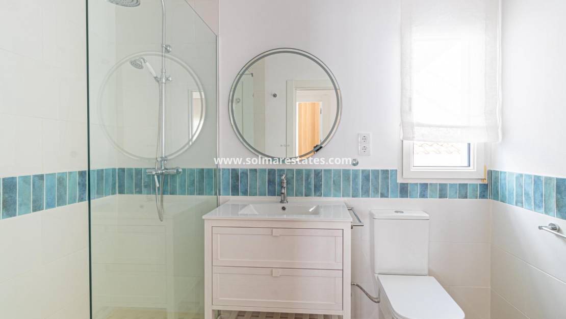 3 slaapkamer Villa te koop in Villamartin met zwembad - € 399.000 (Ref: 10060186)