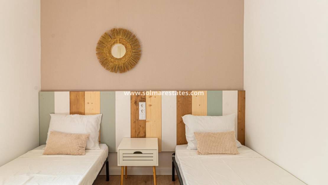3 slaapkamer Villa te koop in Villamartin met zwembad - € 399.000 (Ref: 10060186)