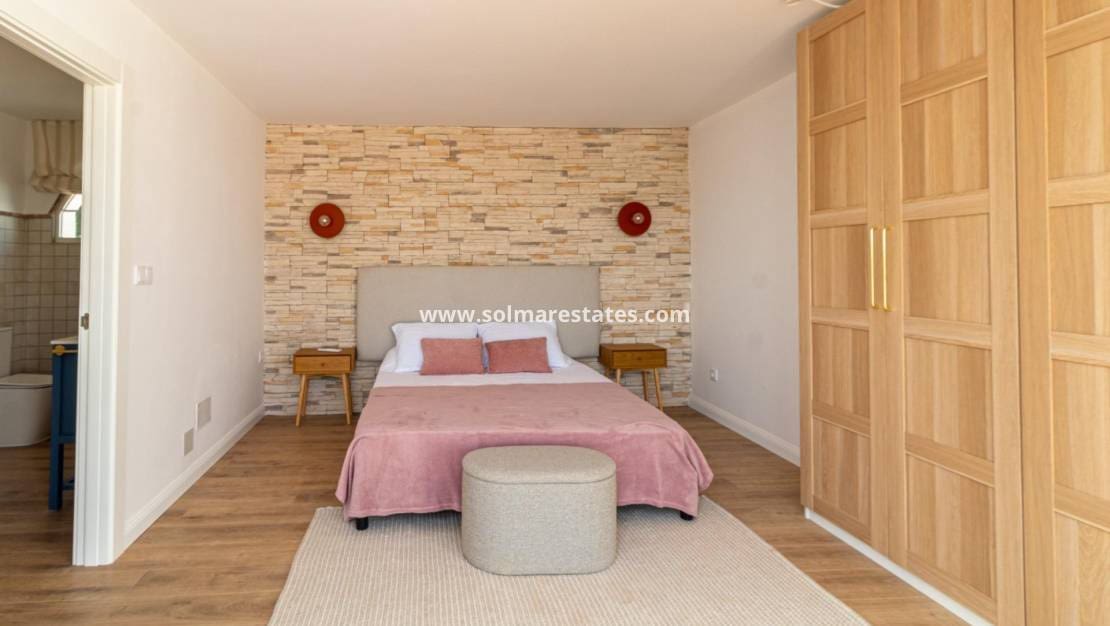 3 slaapkamer Villa te koop in Villamartin met zwembad - € 399.000 (Ref: 10060186)