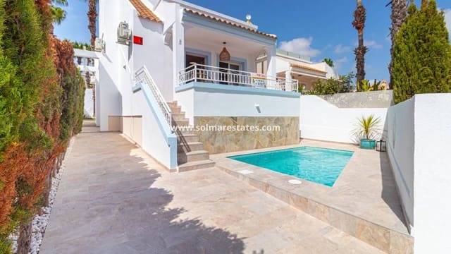 3 bedroom Villa for sale in Villamartin, Orihuela with pool - € 399,000 (Ref: 10060186)