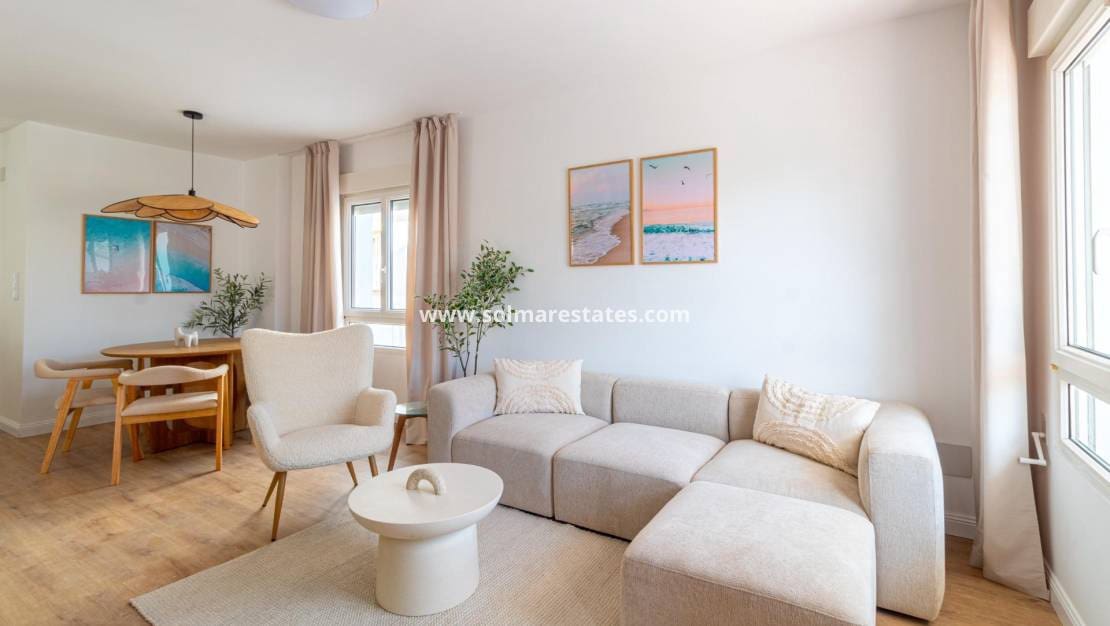 3 slaapkamer Villa te koop in Villamartin met zwembad - € 399.000 (Ref: 10060186)