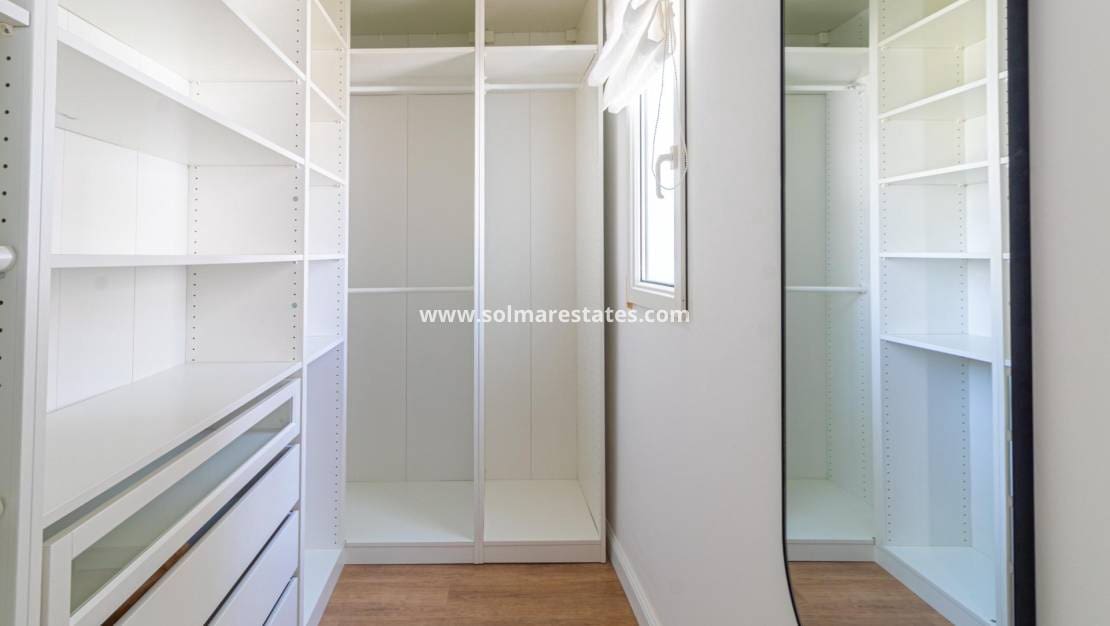3 slaapkamer Villa te koop in Villamartin met zwembad - € 399.000 (Ref: 10060186)