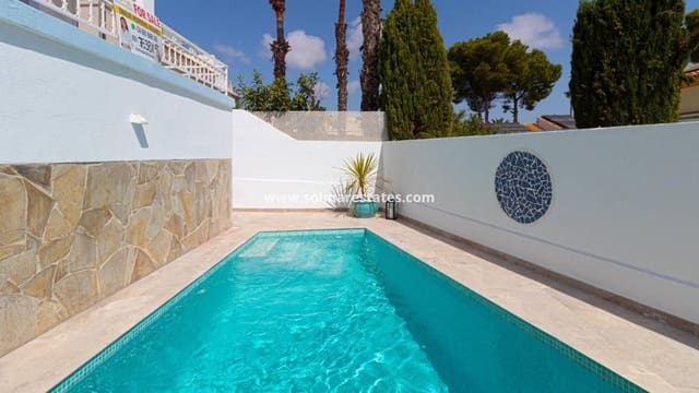 3 bedroom Villa for sale in Villamartin, Orihuela with pool - € 399,000 (Ref: 10060186)