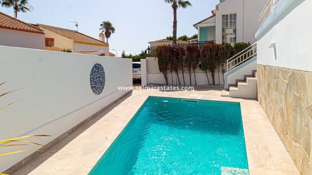 3 bedroom Villa for sale in Villamartin, Orihuela with pool - € 399,000 (Ref: 10060186)