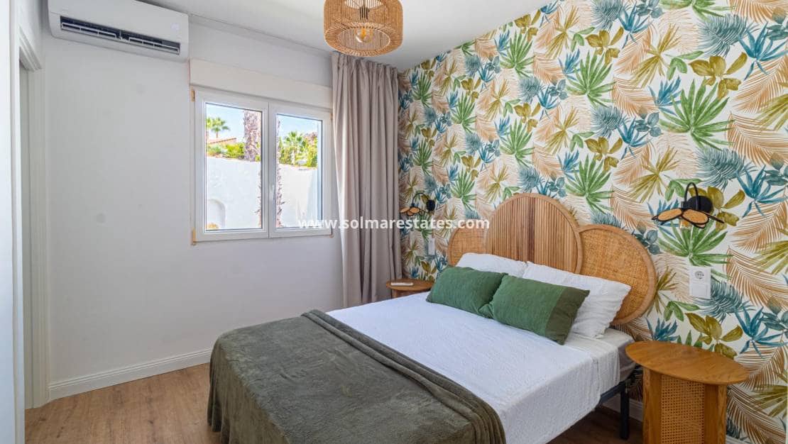3 slaapkamer Villa te koop in Villamartin met zwembad - € 399.000 (Ref: 10060186)