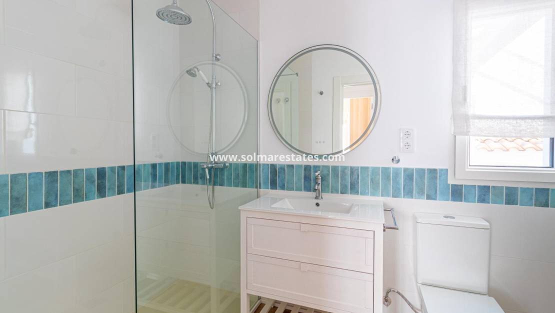 3 slaapkamer Villa te koop in Villamartin met zwembad - € 399.000 (Ref: 10060186)