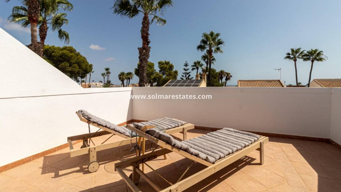 3 slaapkamer Villa te koop in Villamartin met zwembad - € 399.000 (Ref: 10060186)