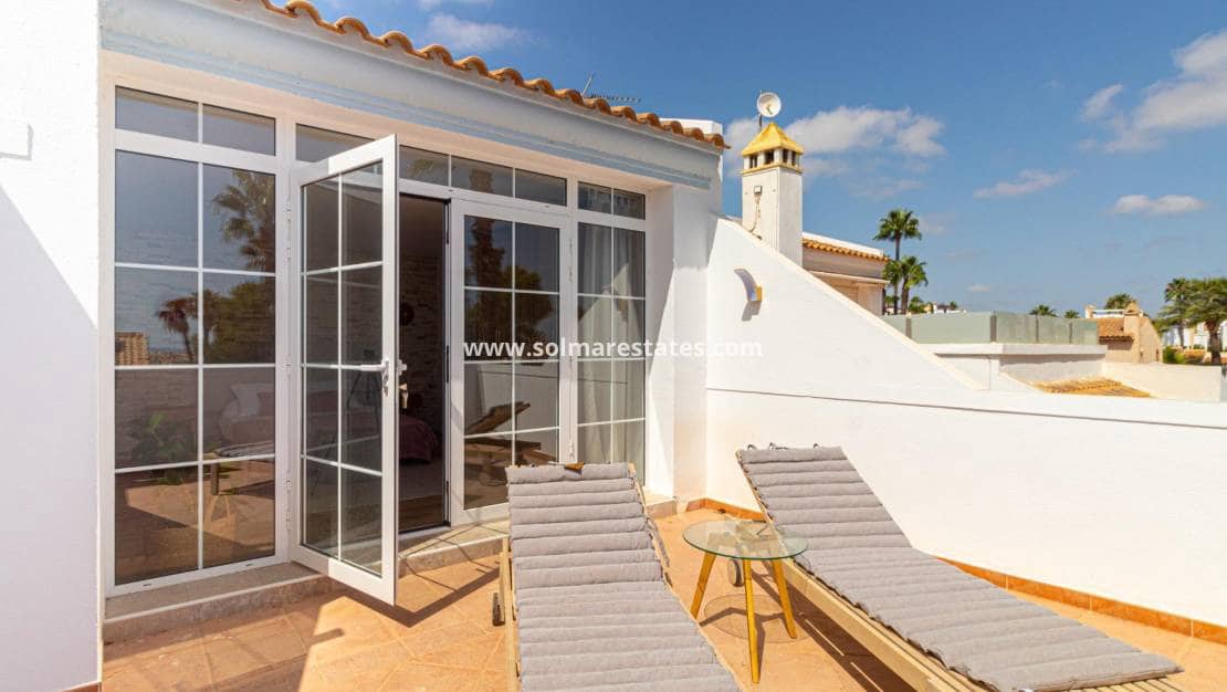 3 slaapkamer Villa te koop in Villamartin met zwembad - € 399.000 (Ref: 10060186)